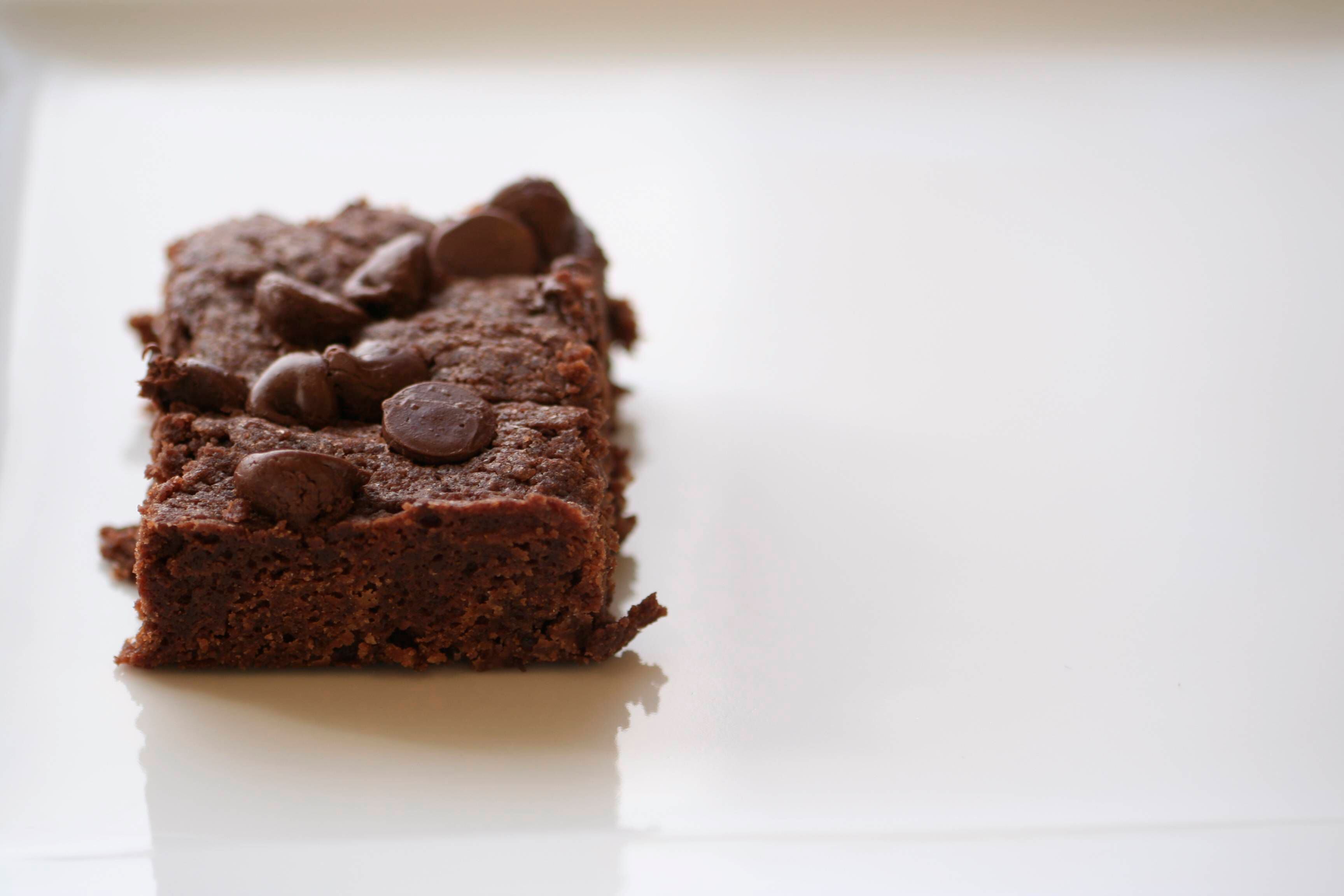 Brownies con chispas de chocolate – Sabrosia